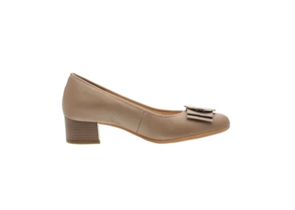 Ara Smooth Leather Wide-Fitting Pumps with Bow Ornament in Sand