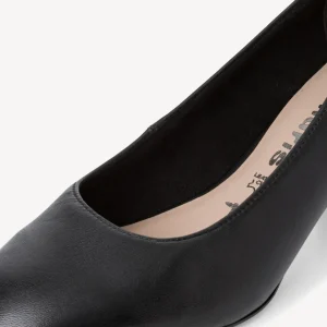 City Spark Black Pumps