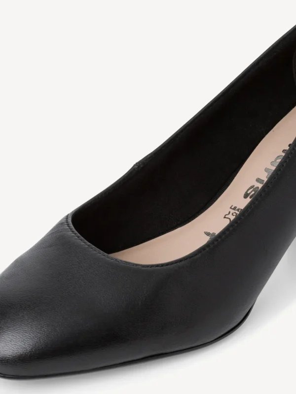 City Spark Black Pumps