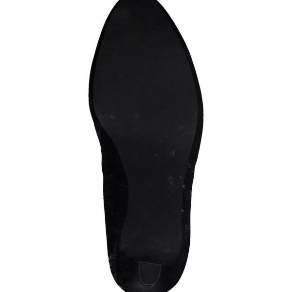 Dress to Impress Black Pumps