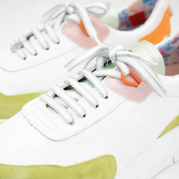 Jose Saenz White & Green Runner – Sporty & Chic