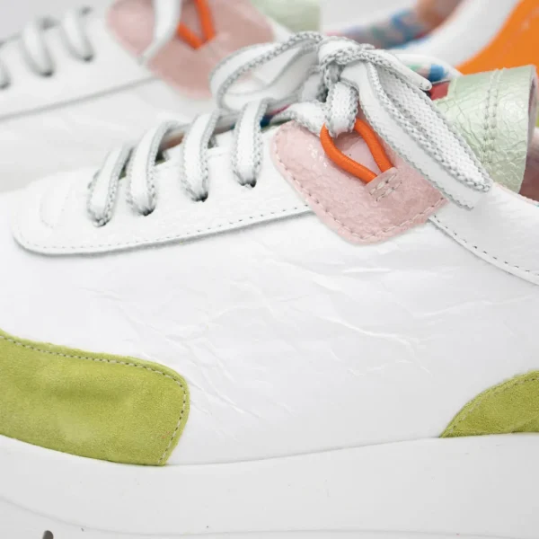 Jose Saenz White & Green Runner – Sporty & Chic
