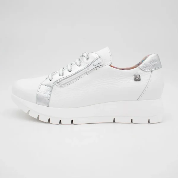 Jose Saenz Women’s Classic Runner – All-White with Silver Touch