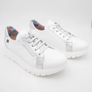 Jose Saenz Women’s Classic Runner – All-White with Silver Touch