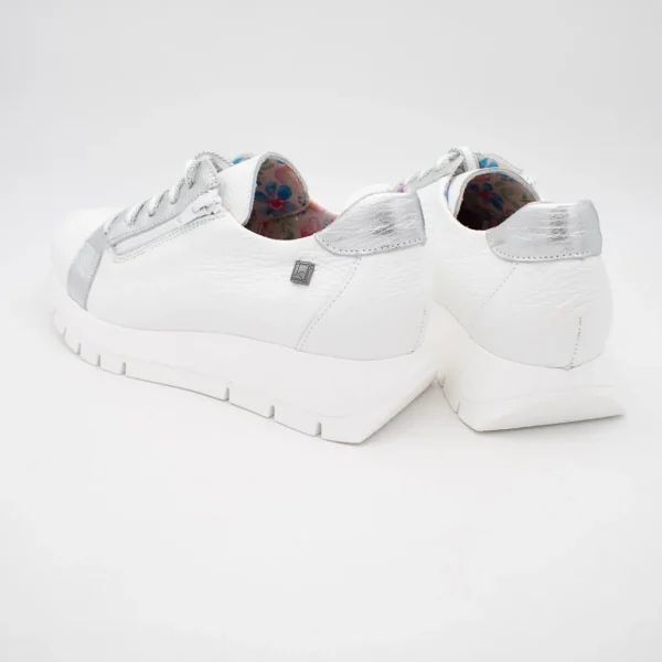 Jose Saenz Women’s Classic Runner – All-White with Silver Touch