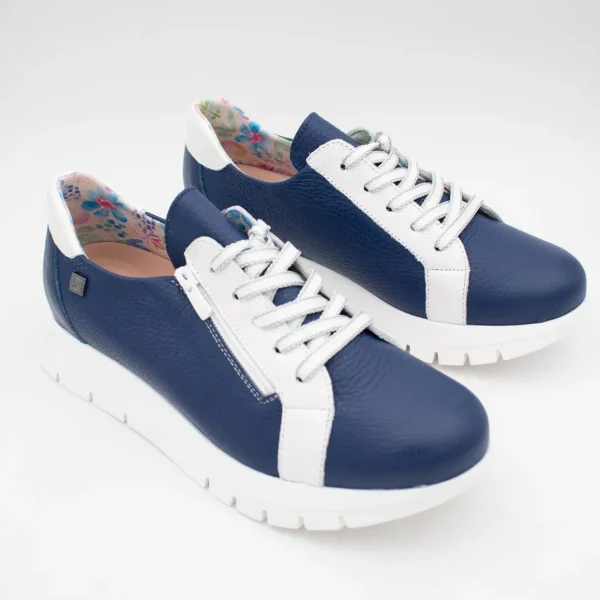 Jose Saenz Women’s Classic Runner – Navy with White & Silver Accents