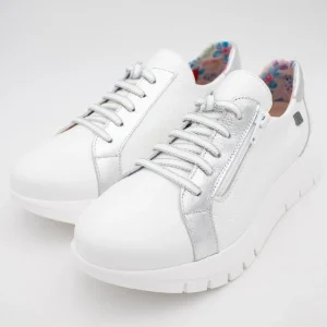 Jose Saenz Women’s Classic Runner – All-White with Silver Touch