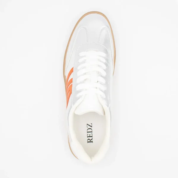 Redz Silver Trainer – Sporty & Trendy with Orange Accents