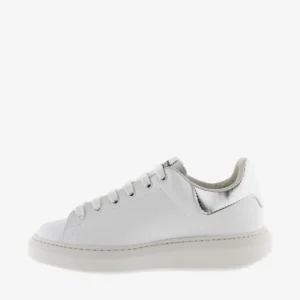Victoria Milán Faux Leather & Metal Runners - Sleek and Sustainable